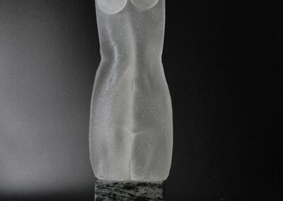 Skleněné plastiky a torza žen - sklárna Rosice 1987