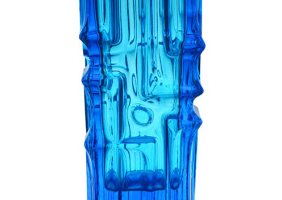 Váza ze soupravy lisovaného skla. Sklárna Rudolfova huť v Dubí u Teplic